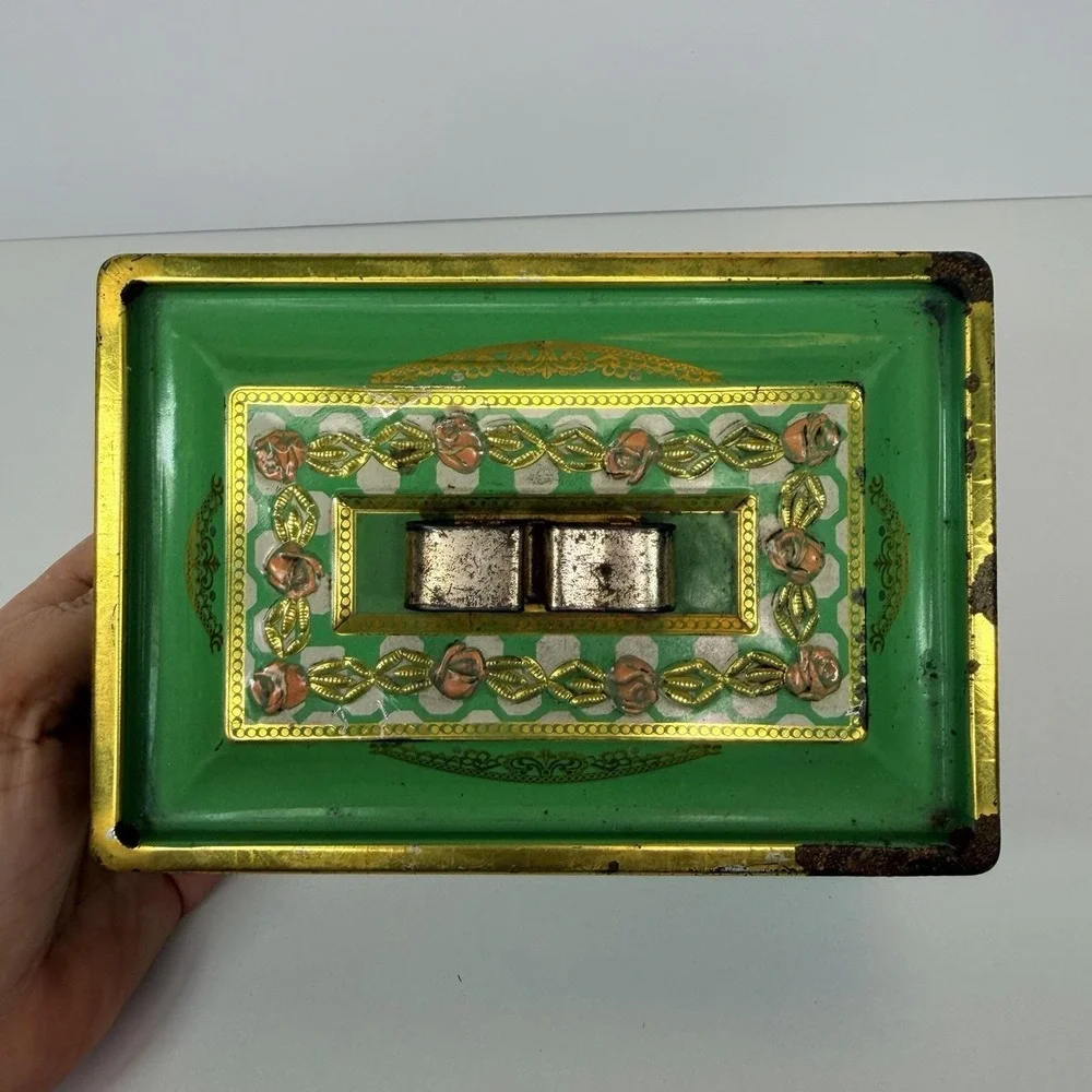 Tin Trinket Box Rusty Green & Gold‎ With Pink Roses Jewelry Box Storage Box